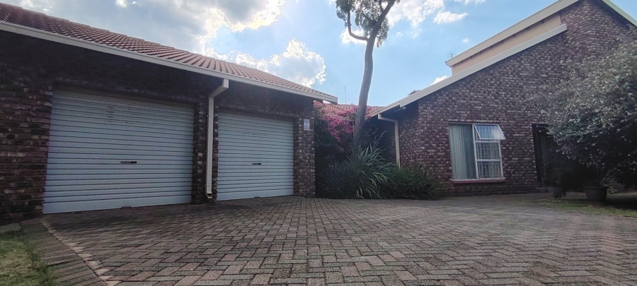 4 Bedroom Property for Sale in Flamwood North West